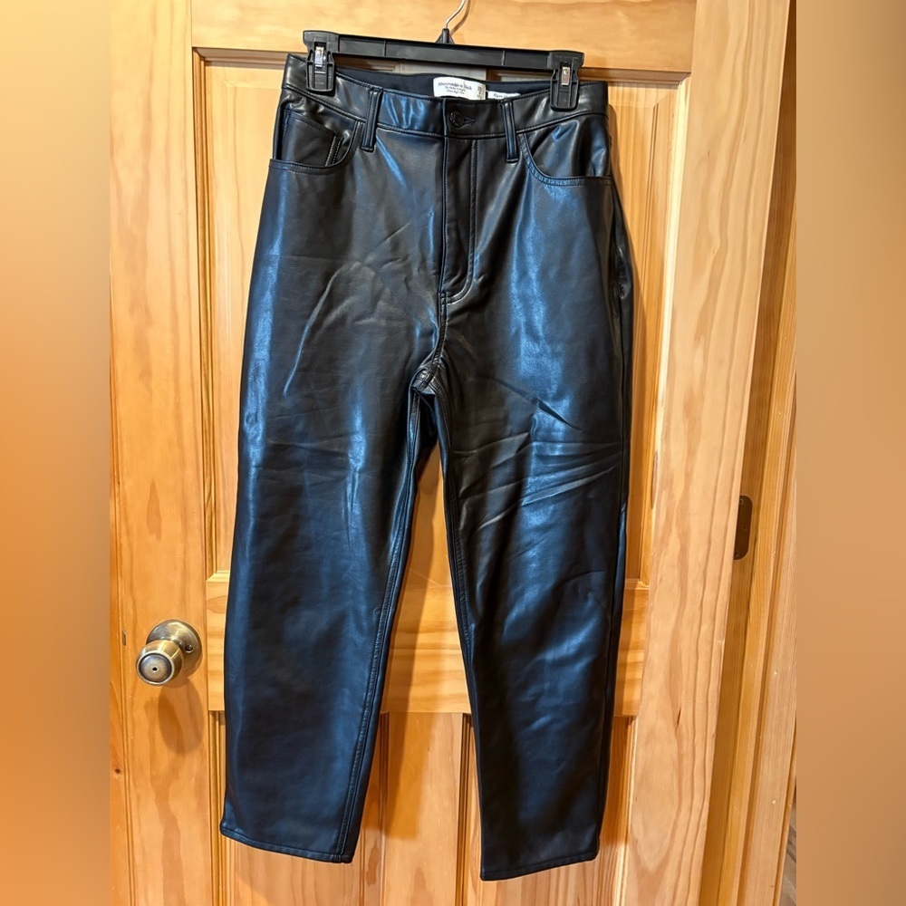 Abercrombie & Fitch The Ankle Straight Ultra High Rise pants black vegan leather